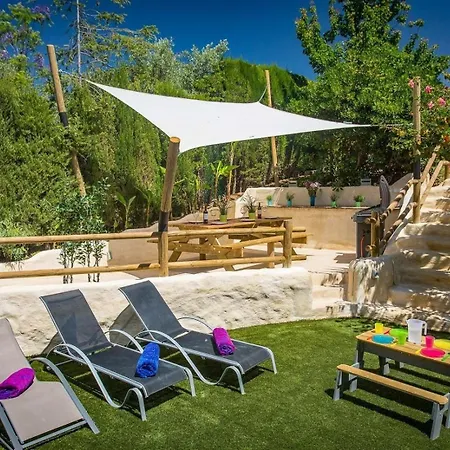Casa Eucalyptus Family Будинок відпочинку Естепона