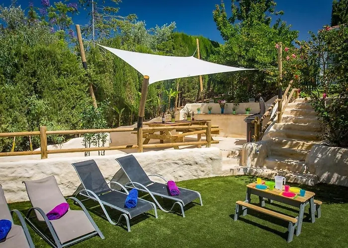 Casa Eucalyptus Family *