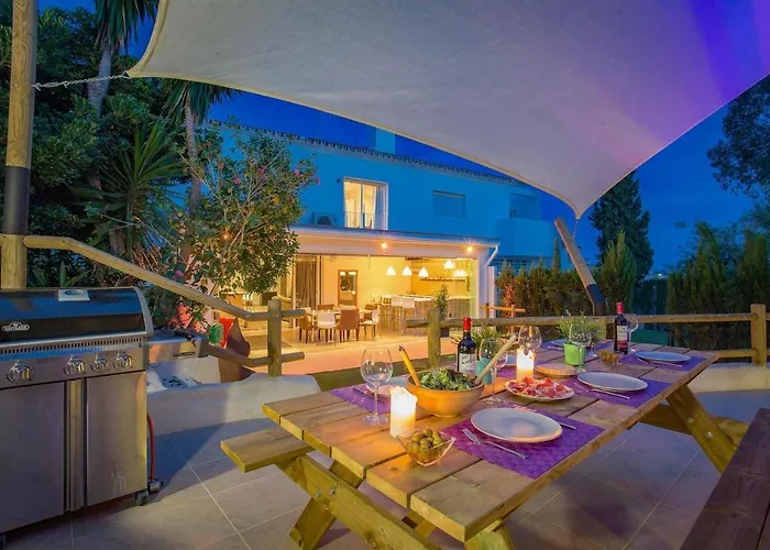 Casa Eucalyptus Family *